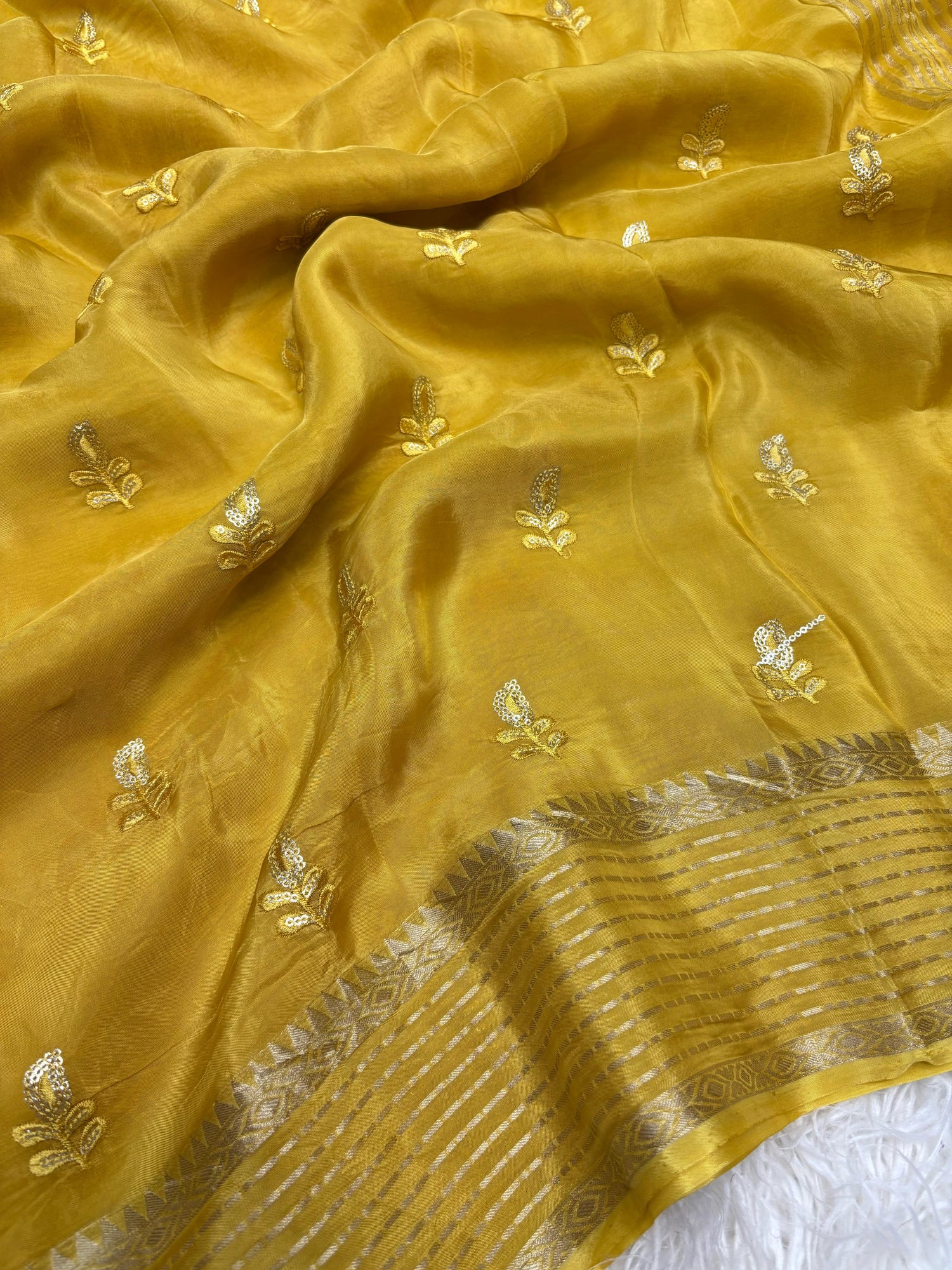 Viscose Crape Saree